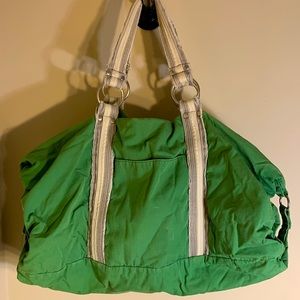 Expandable Green Duffle Bag 🎒